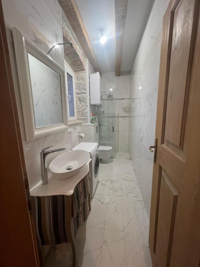 Appartamento Palazzo Di Toma Milna  Esterno foto